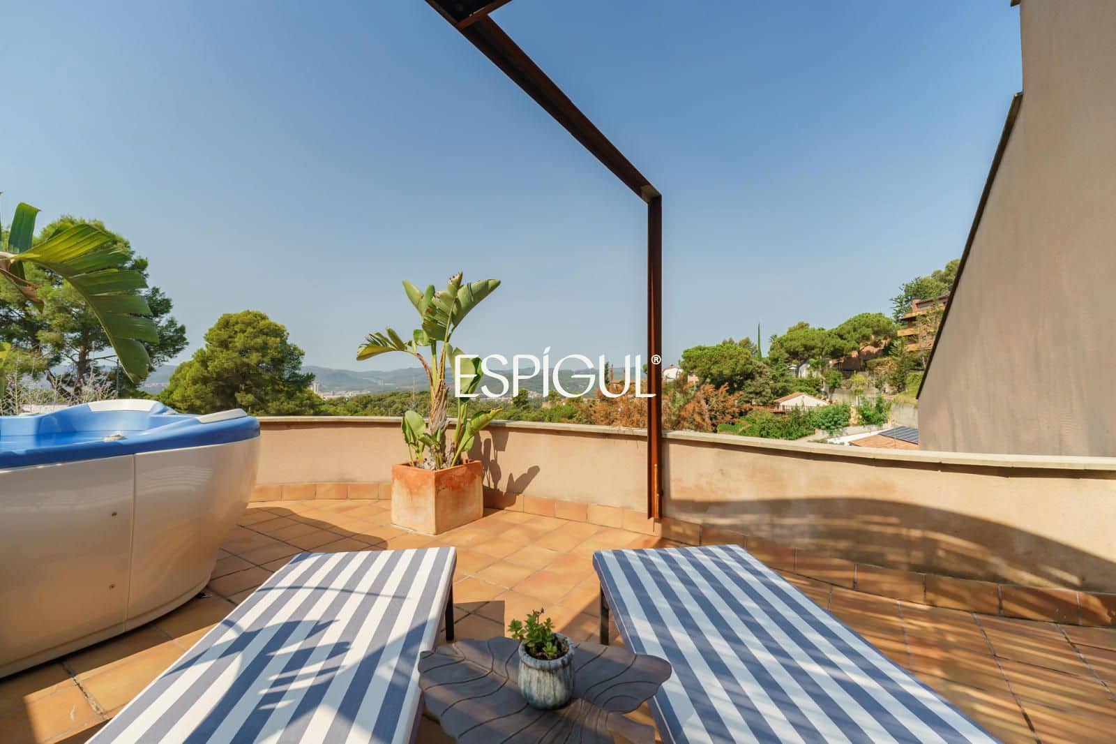 4 sovrum Villa till salu i Molins de Rei med garage - 890 000 € (Ref: 10020004)