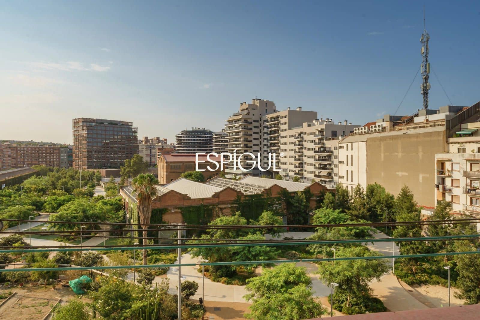 3 slaapkamer Flat te koop in Barcelona stad - € 340.000 (Ref: 10023387)