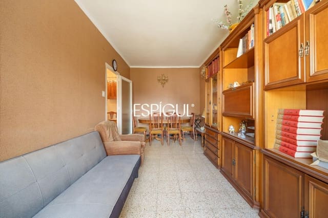 3 bedroom Flat for sale in Sants-Montjuïc, Barcelona city - € 340,000 (Ref: 10023387)