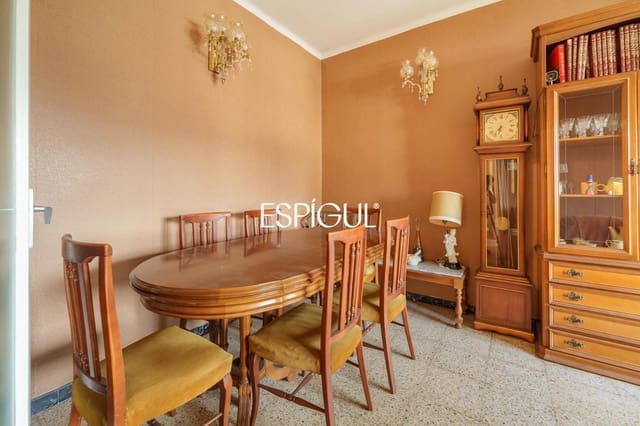 3 bedroom Flat for sale in Sants-Montjuïc, Barcelona city - € 340,000 (Ref: 10023387)