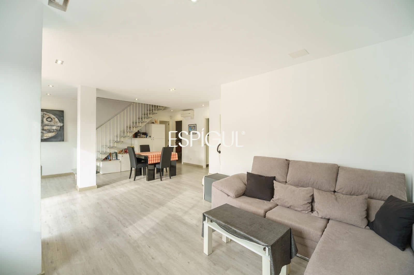 Ático de 4 habitaciones en Barcelona ciudad en venta - 690.000 € (Ref: 10072954)