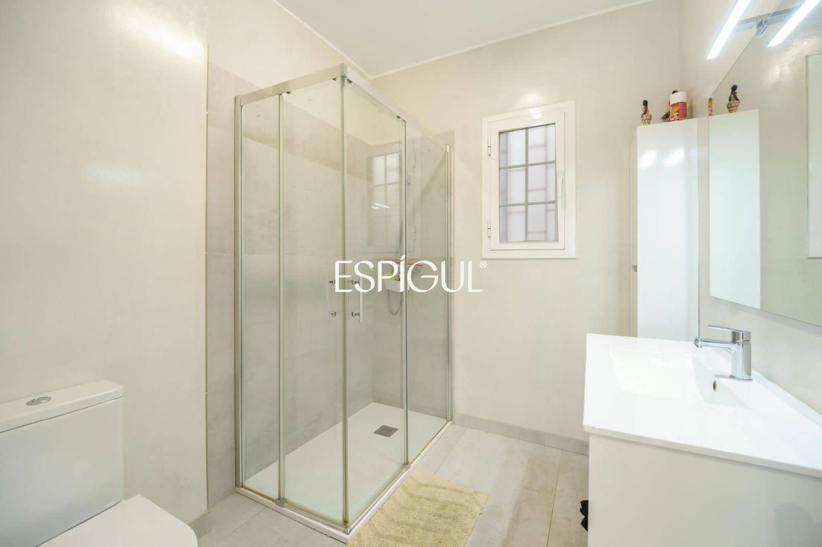 Ático de 4 habitaciones en Barcelona ciudad en venta - 690.000 € (Ref: 10072954)
