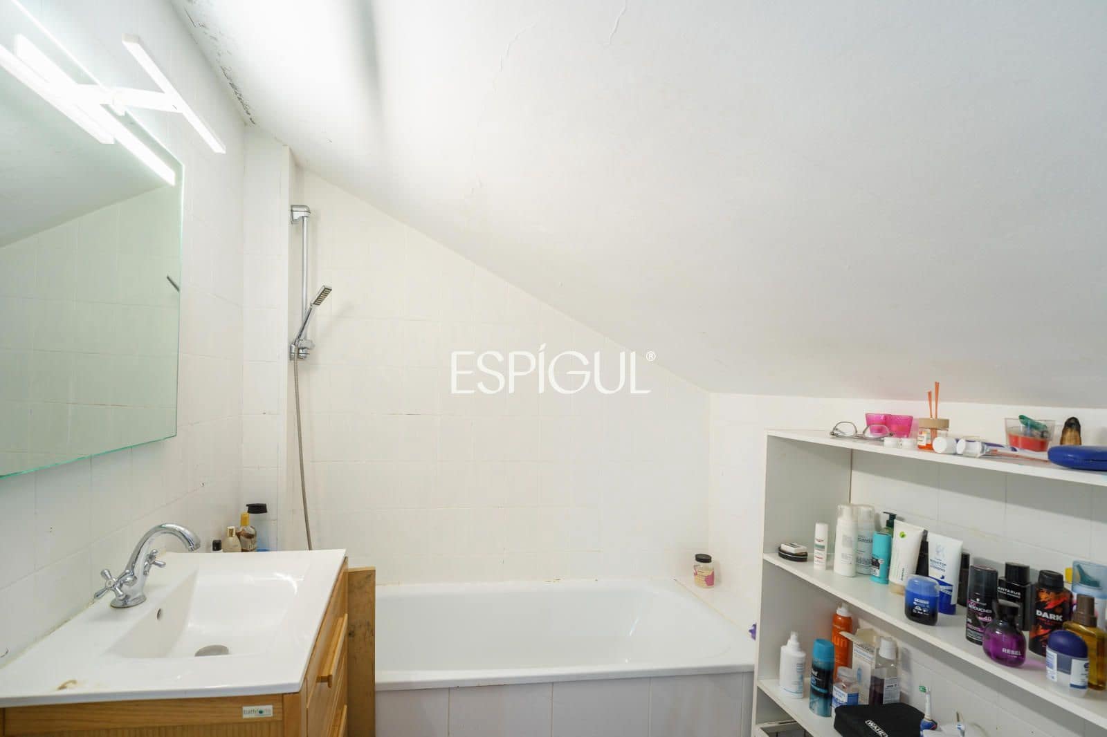 Ático de 4 habitaciones en Barcelona ciudad en venta - 690.000 € (Ref: 10072954)