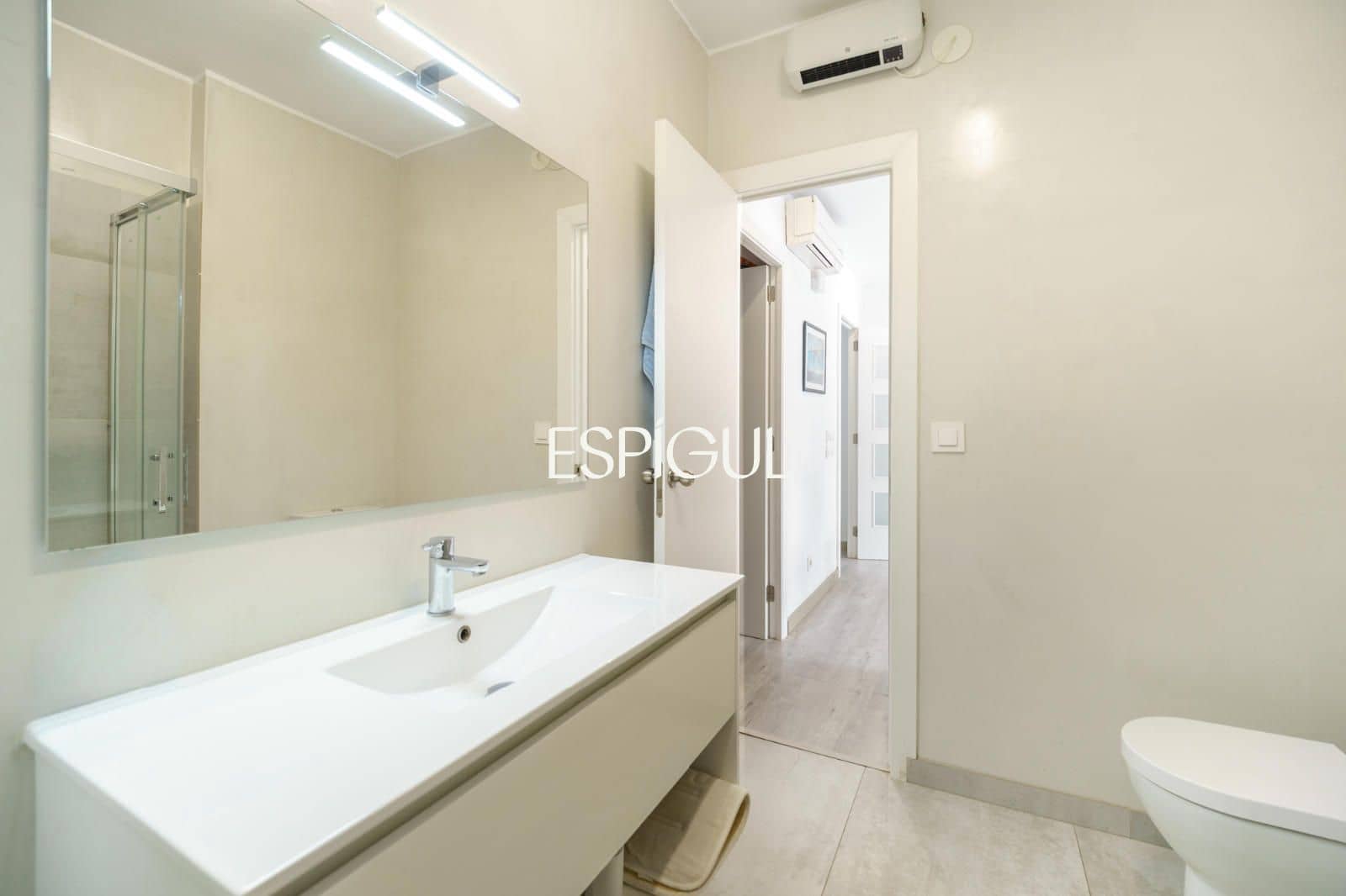 Ático de 4 habitaciones en Barcelona ciudad en venta - 690.000 € (Ref: 10072954)