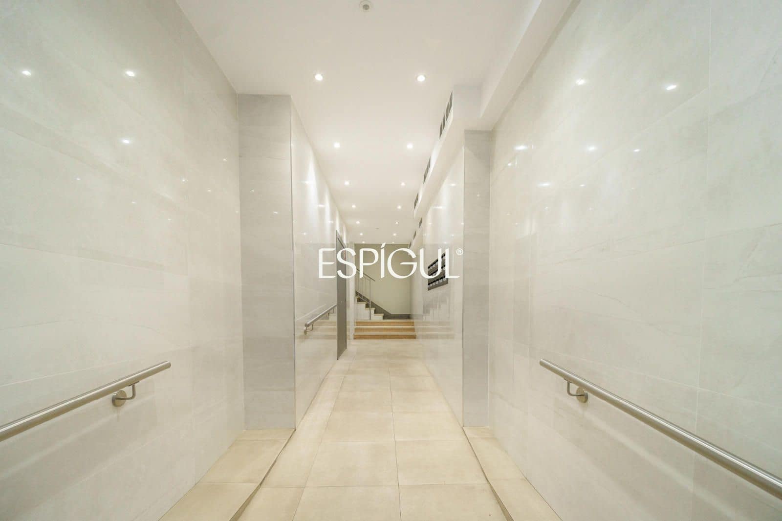 Ático de 4 habitaciones en Barcelona ciudad en venta - 690.000 € (Ref: 10072954)