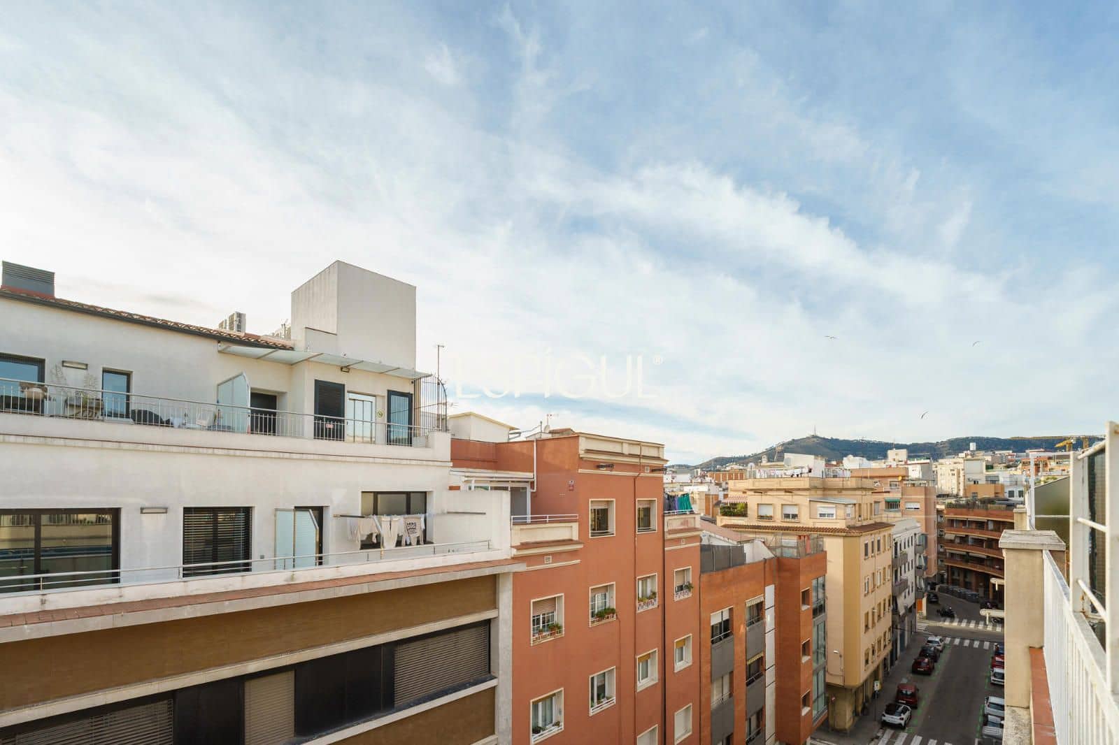Ático de 4 habitaciones en Barcelona ciudad en venta - 690.000 € (Ref: 10072954)