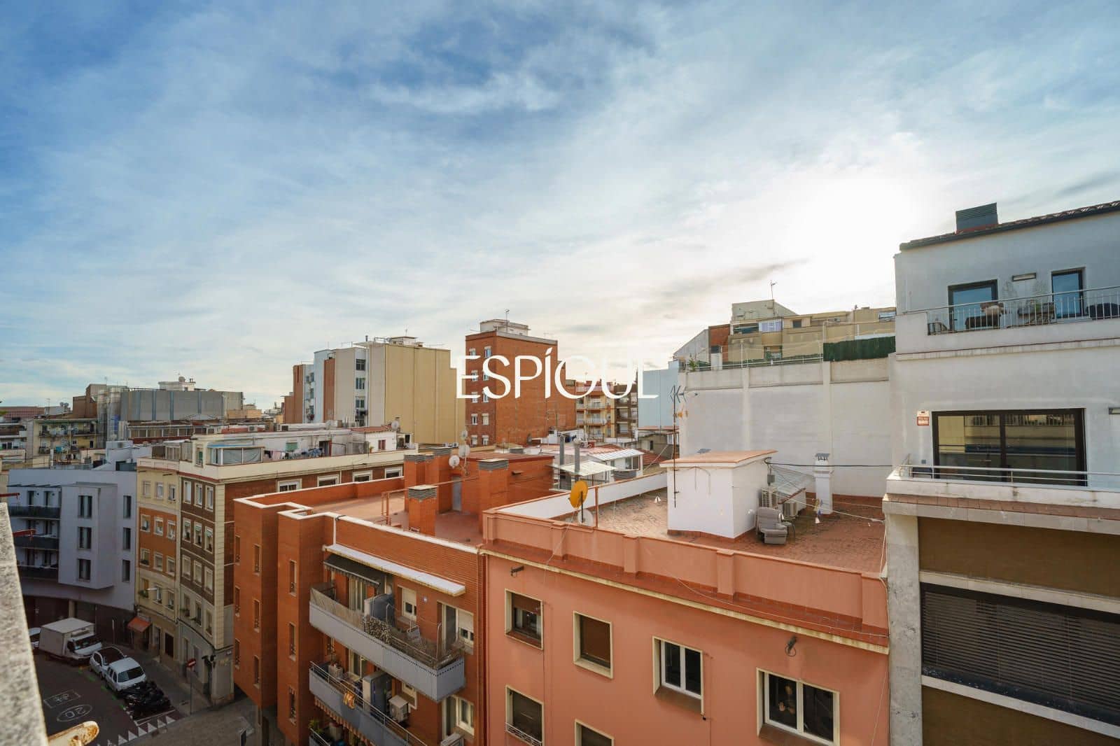 Ático de 4 habitaciones en Barcelona ciudad en venta - 690.000 € (Ref: 10072954)