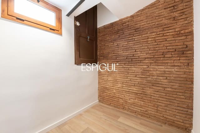 2 bedroom Flat for sale in Sants-Montjuïc, Barcelona city with pool - € 595,000 (Ref: 10078813)