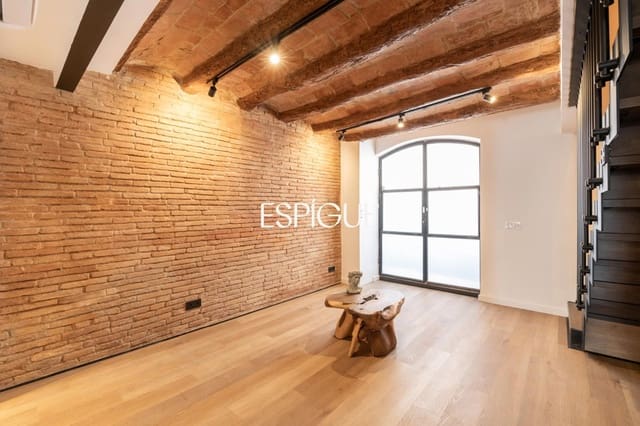 2 bedroom Flat for sale in Sants-Montjuïc, Barcelona city with pool - € 595,000 (Ref: 10078813)