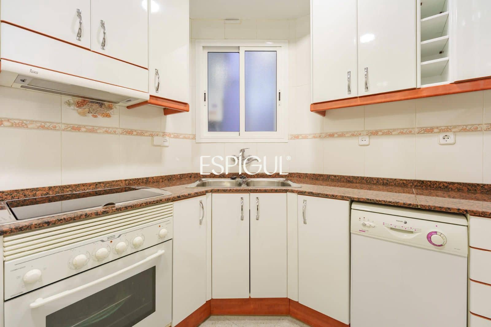 4 sypialnia Mieszkanie na sprzedaż w Miasto Barcelona - 550 000 € (Ref: 10080015)