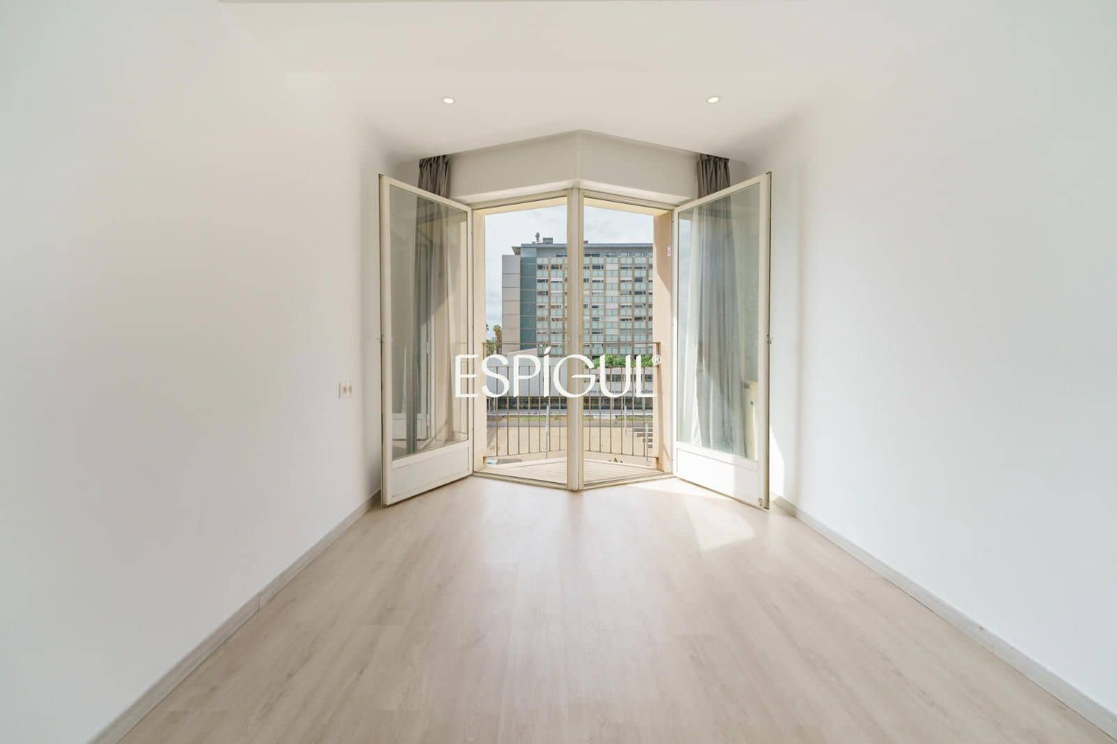 3 slaapkamer Penthouse te koop in Barcelona stad - € 595.000 (Ref: 10093853)