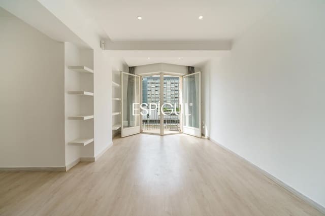 3 slaapkamer Penthouse te koop in Ciutat Vella, Barcelona stad - € 595.000 (Ref: 10093853)
