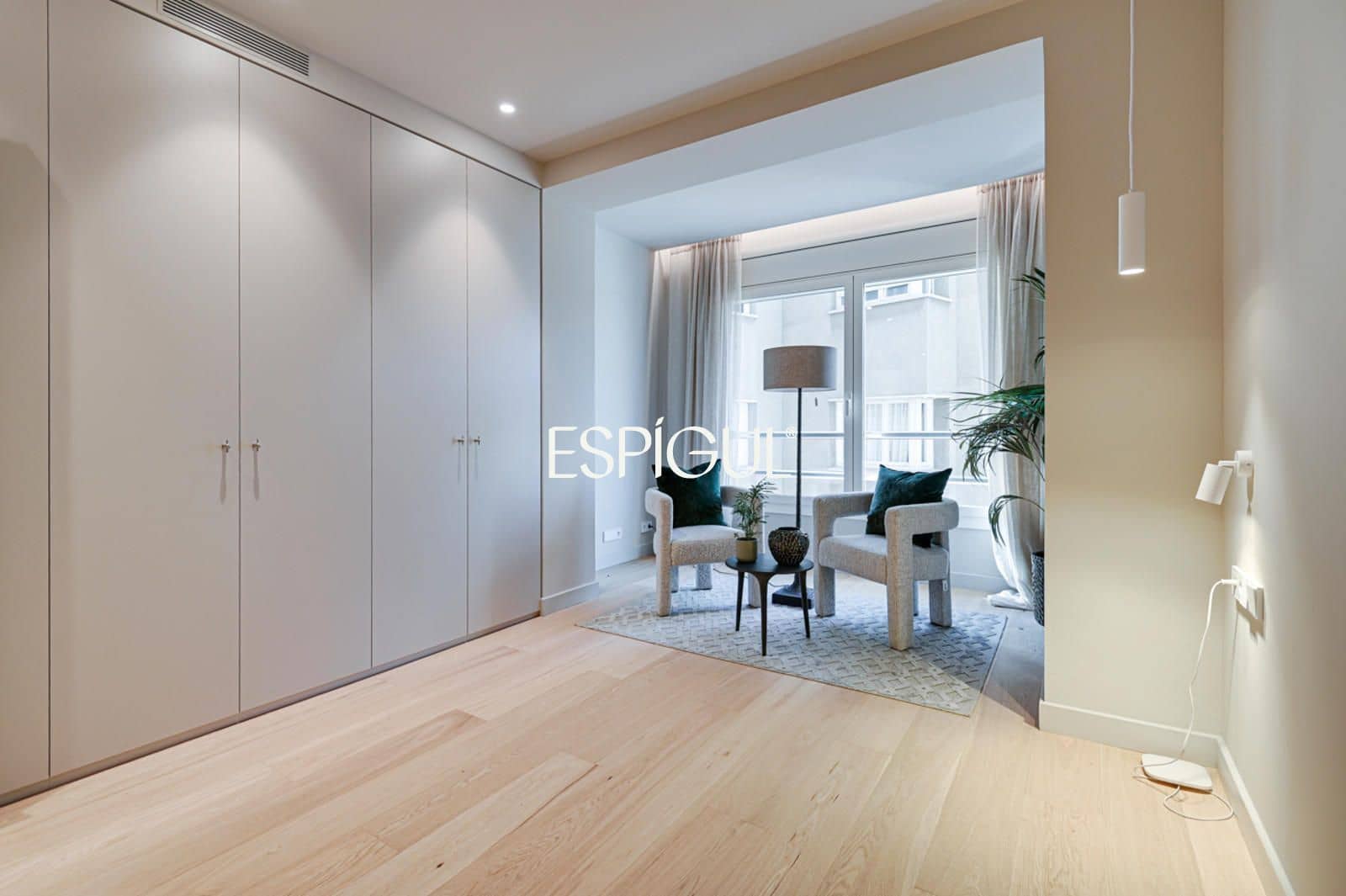 Piso de 4 habitaciones en Barcelona ciudad en venta - 1.590.000 € (Ref: 10113396)