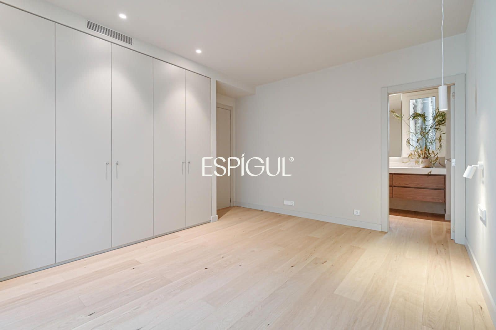Piso de 4 habitaciones en Barcelona ciudad en venta - 1.590.000 € (Ref: 10113396)