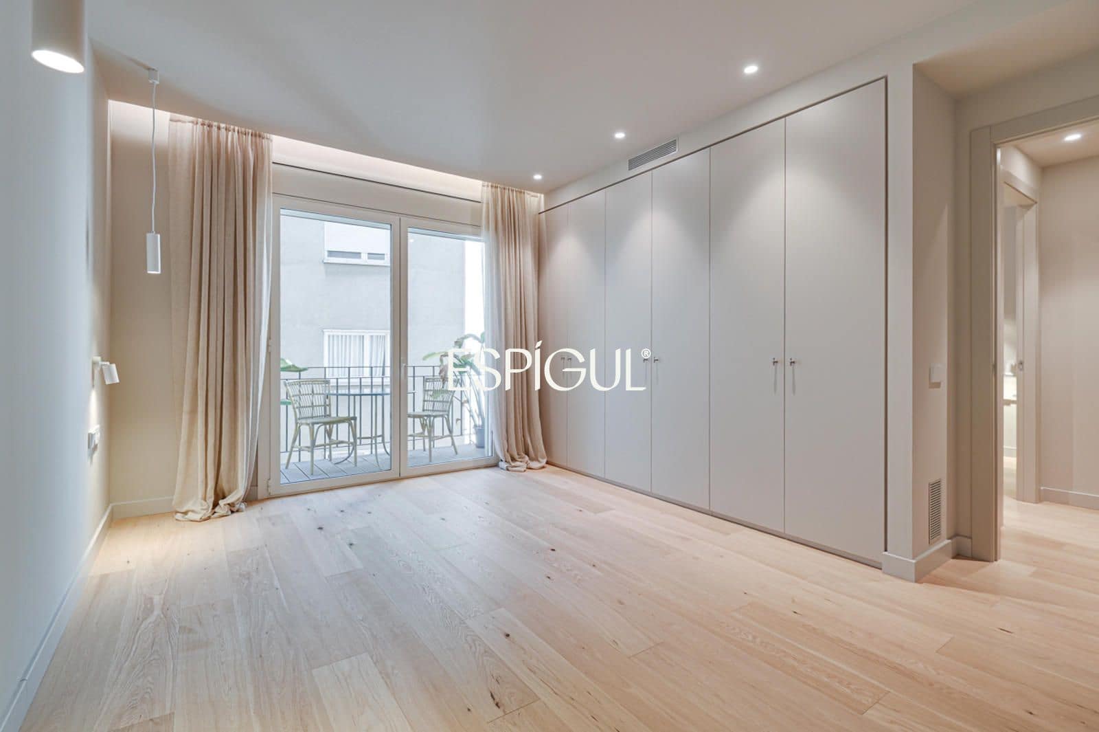Piso de 4 habitaciones en Barcelona ciudad en venta - 1.590.000 € (Ref: 10113396)