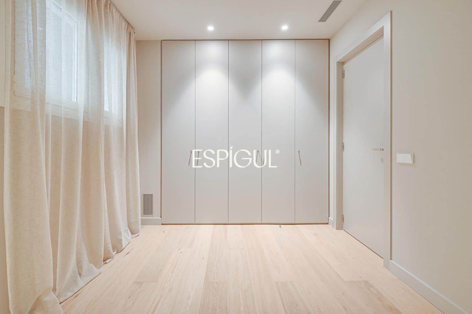 Piso de 4 habitaciones en Barcelona ciudad en venta - 1.590.000 € (Ref: 10113396)