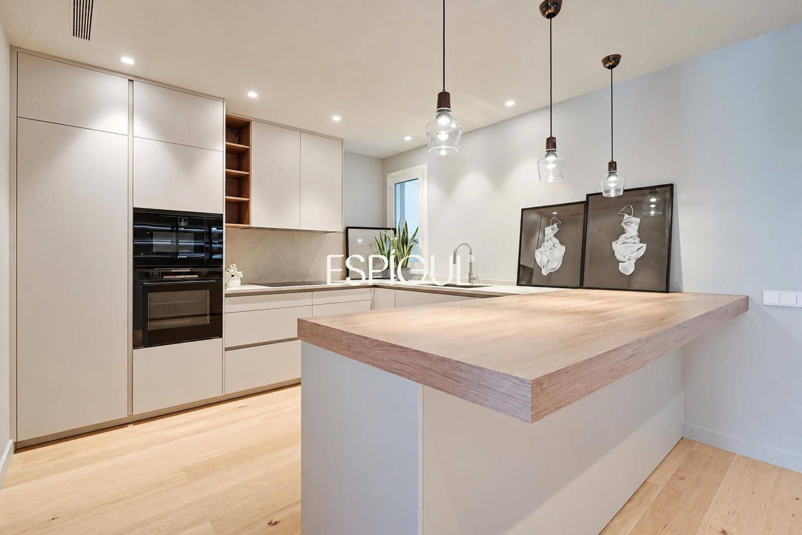 Piso de 4 habitaciones en Barcelona ciudad en venta - 1.590.000 € (Ref: 10113396)