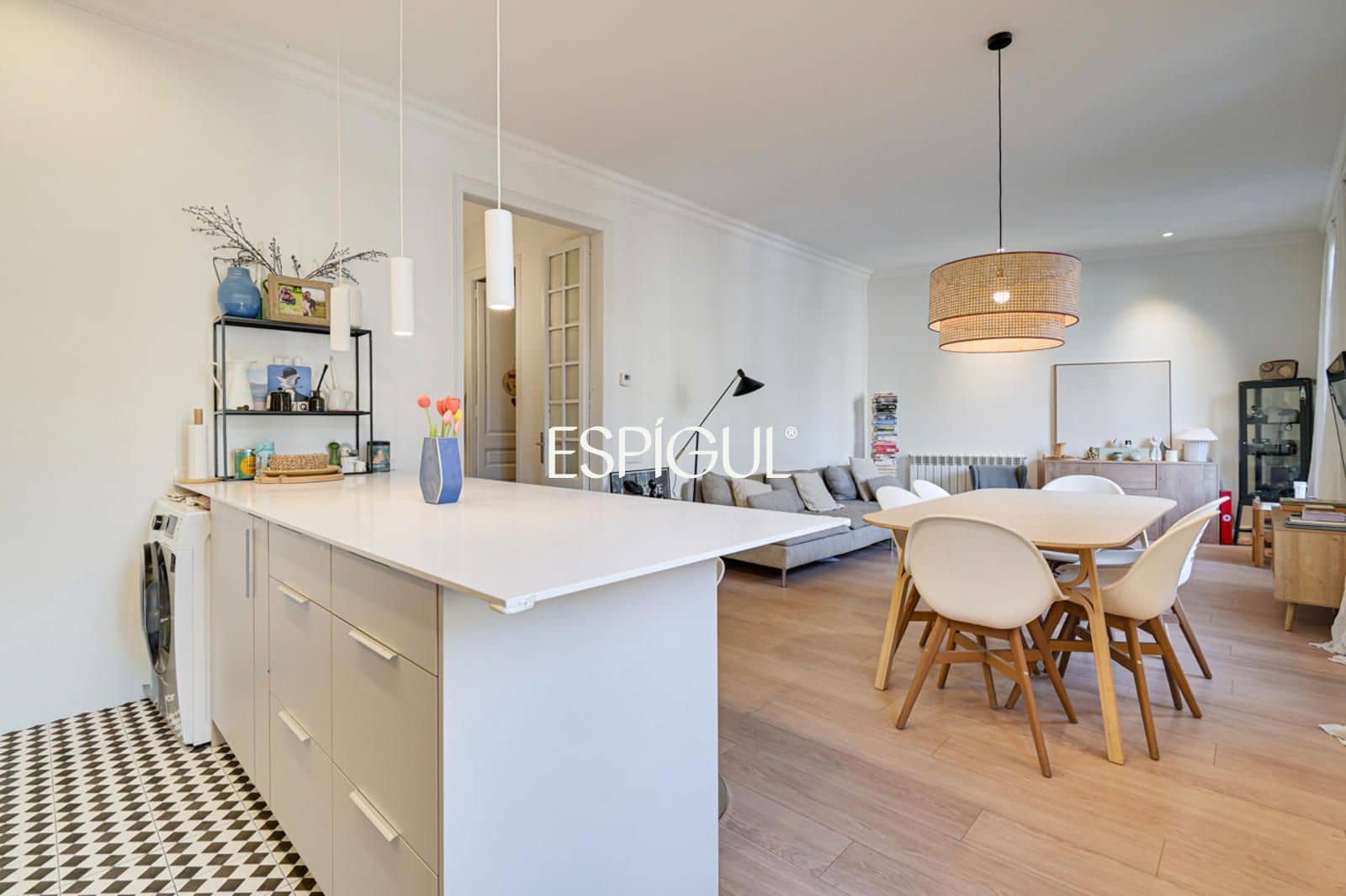 4 soveværelse Lejlighed til salg i Barcelona by - € 790.000 (Ref: 10116045)