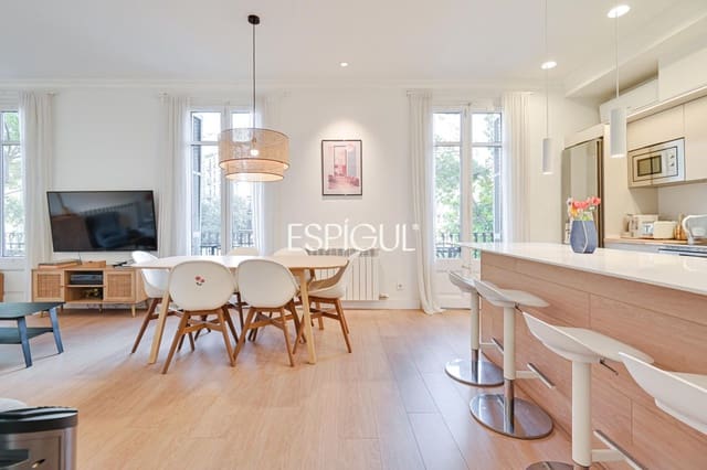 4 soveværelse Lejlighed til salg i Eixample, Barcelona by - € 790.000 (Ref: 10116045)