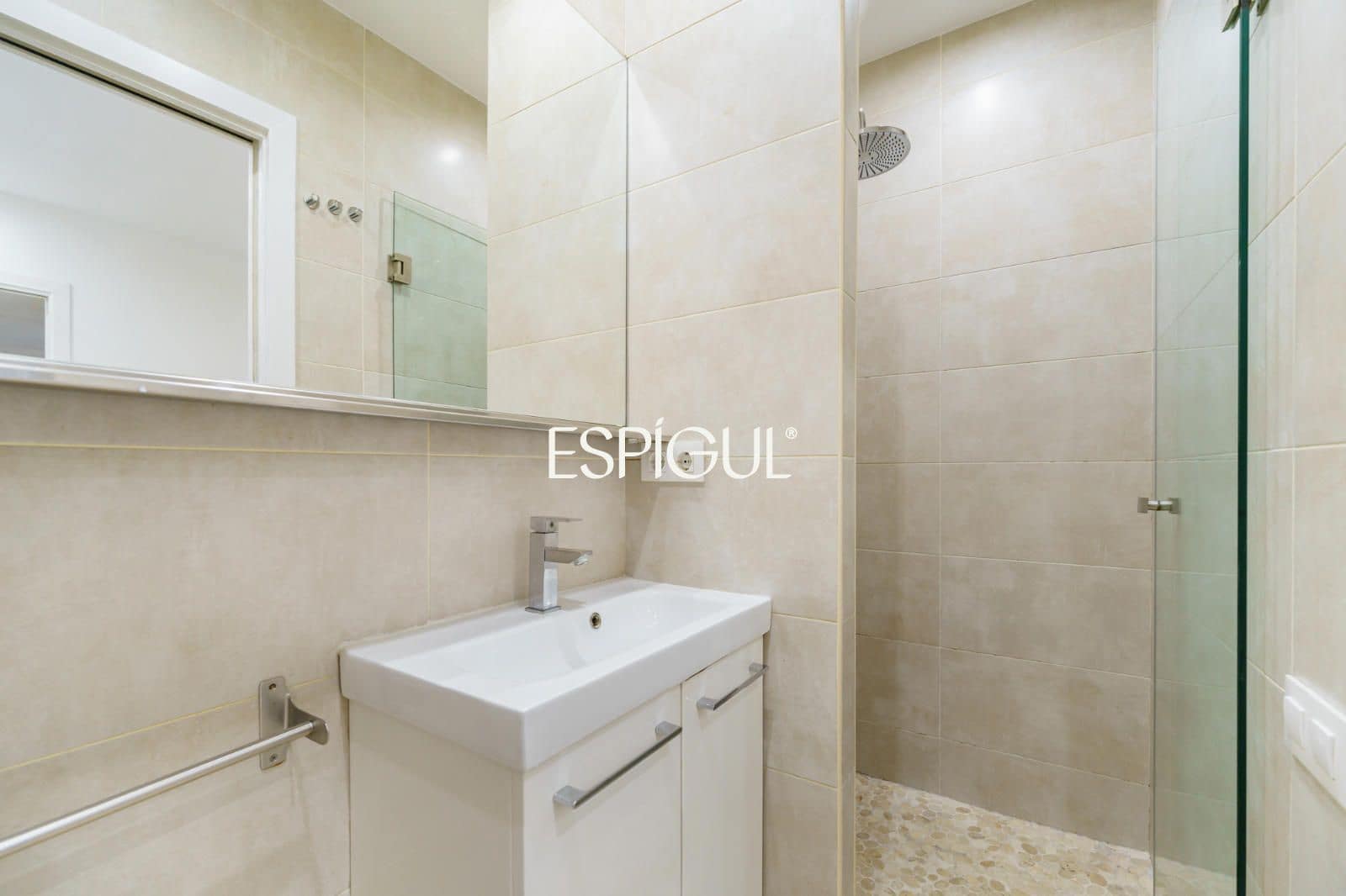 Kommersiell till salu i Barcelona stad - 150 000 € (Ref: 10124687)
