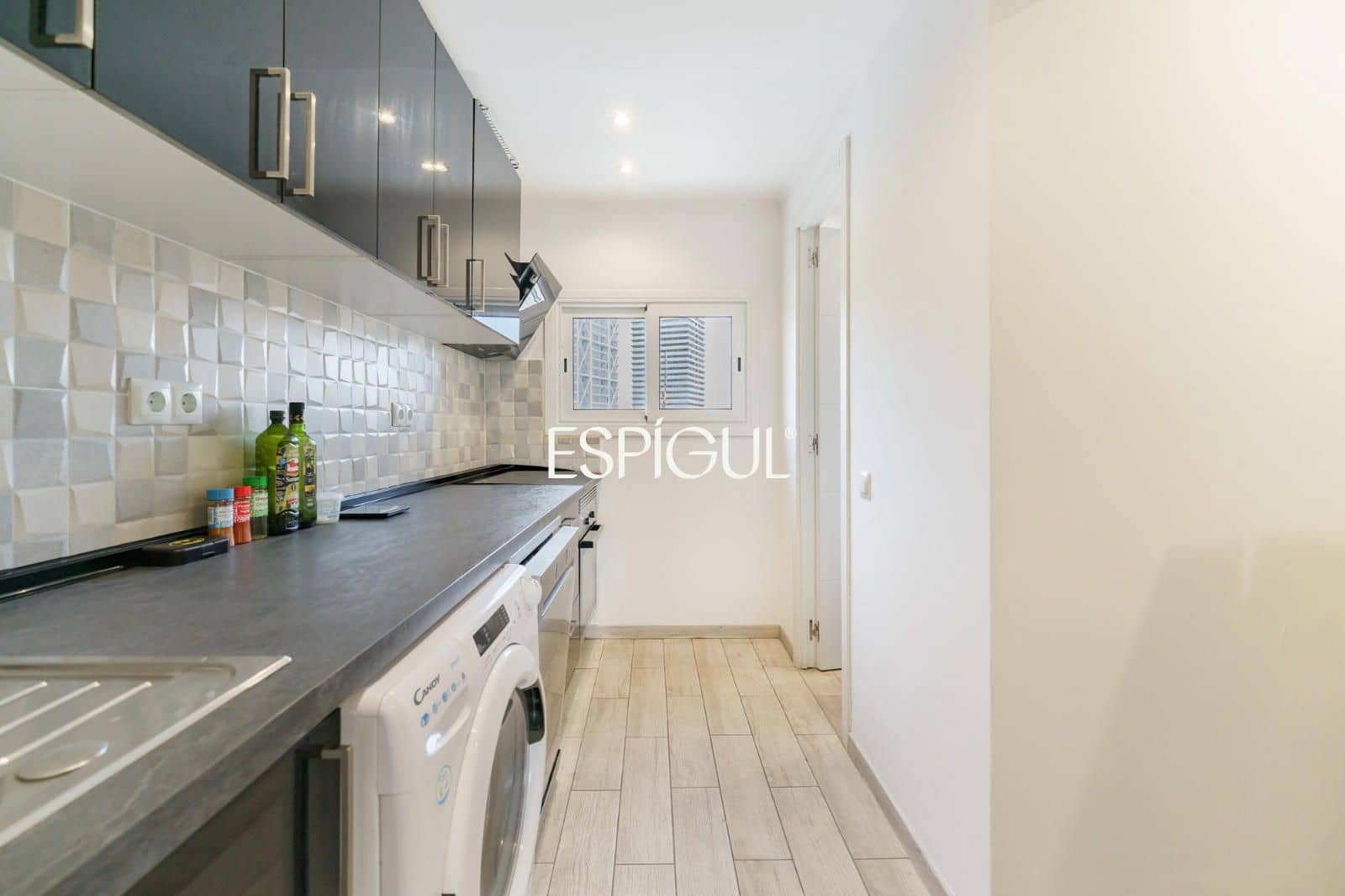 3 soveværelse Lejlighed til salg i Barcelona by - € 595.000 (Ref: 10138879)