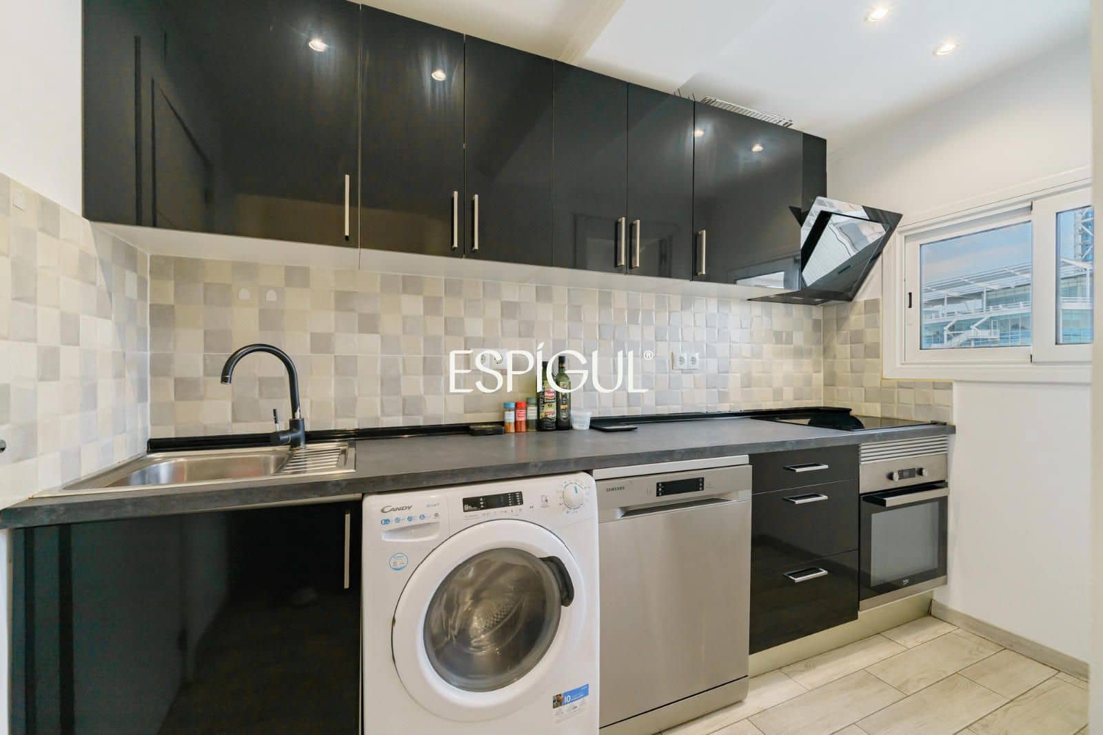 3 soveværelse Lejlighed til salg i Barcelona by - € 595.000 (Ref: 10138879)