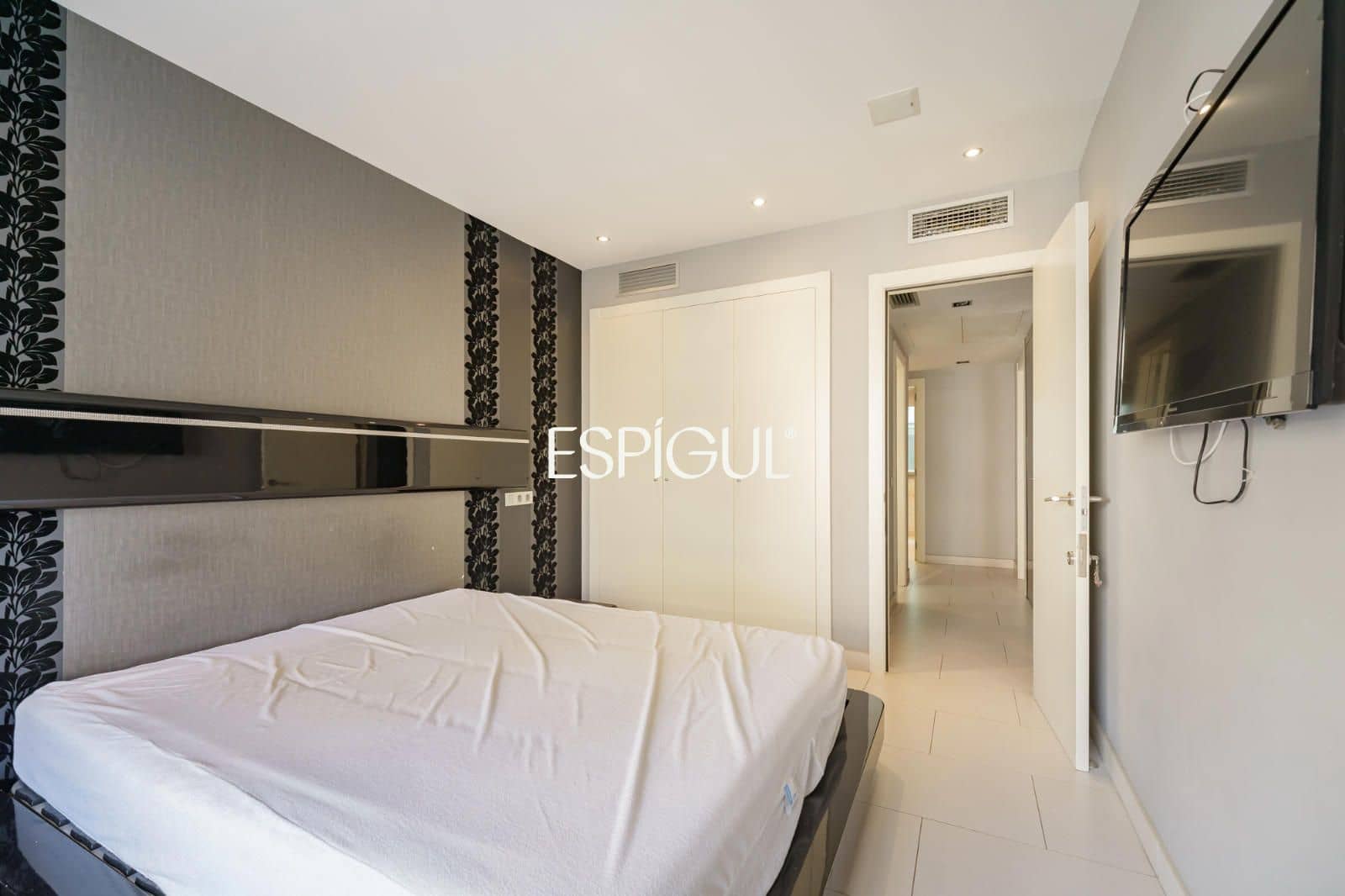 4 slaapkamer Flat te koop in Barcelona stad met garage - € 1.590.000 (Ref: 10170293)