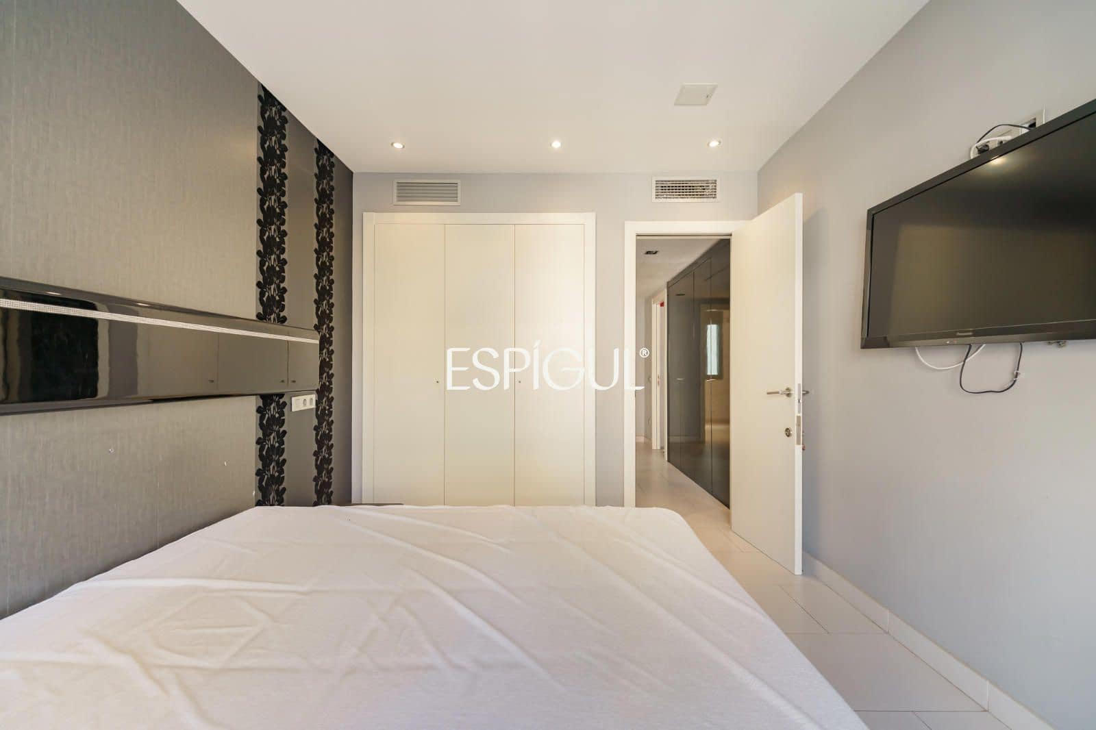 4 slaapkamer Flat te koop in Barcelona stad met garage - € 1.590.000 (Ref: 10170293)