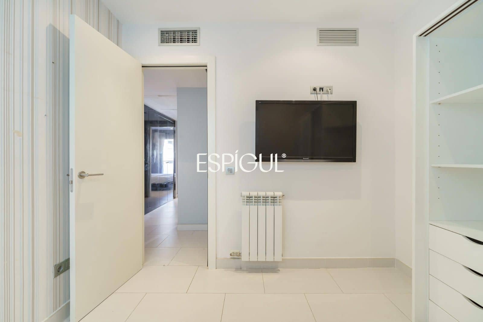 4 slaapkamer Flat te koop in Barcelona stad met garage - € 1.590.000 (Ref: 10170293)