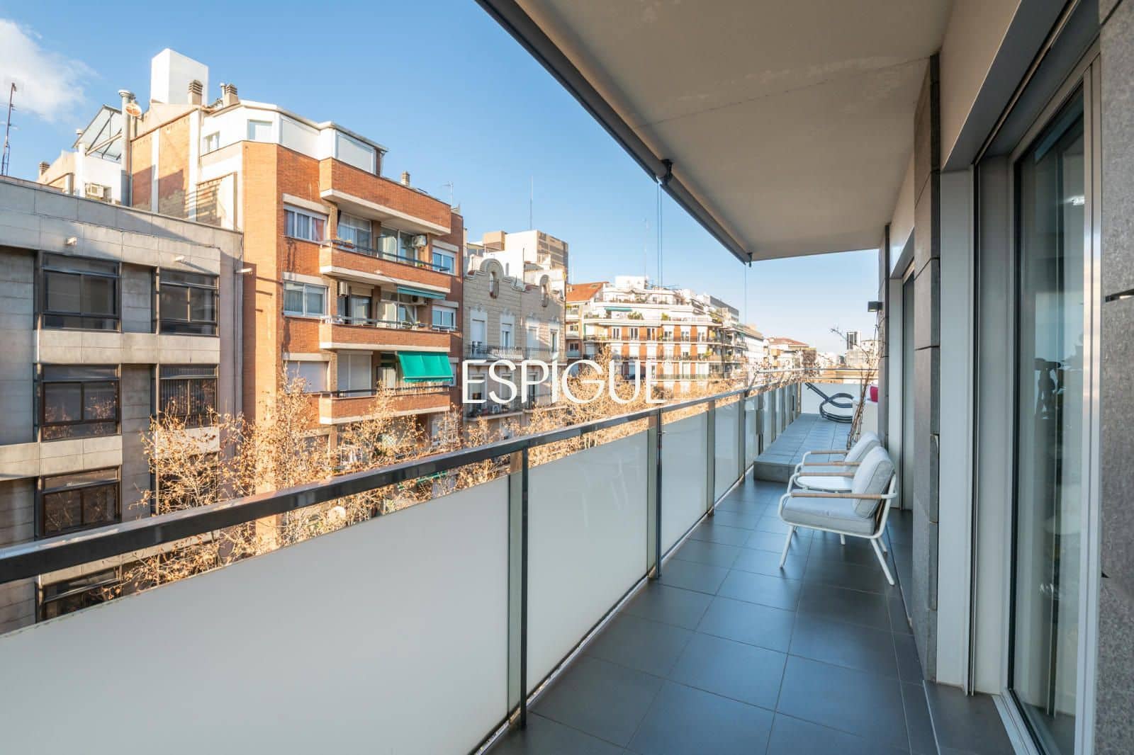 4 slaapkamer Flat te koop in Barcelona stad met garage - € 1.590.000 (Ref: 10170293)