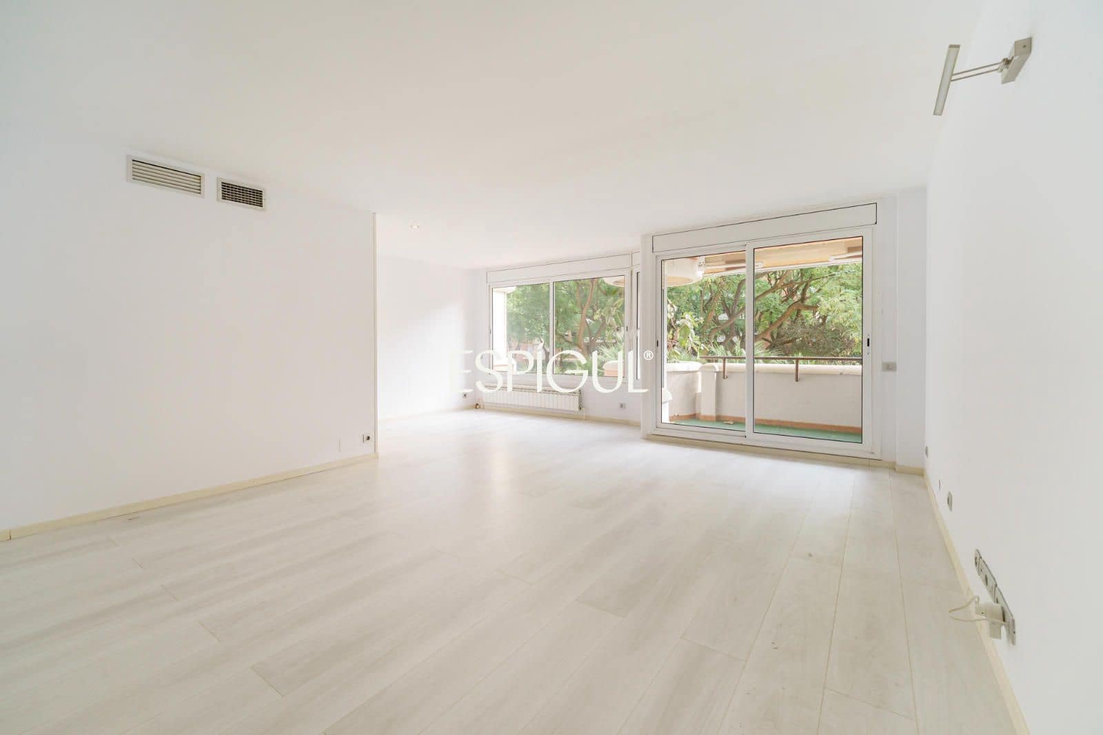 4 sypialnia Mieszkanie na sprzedaż w Miasto Barcelona z basenem garażem - 740 000 € (Ref: 10179552)