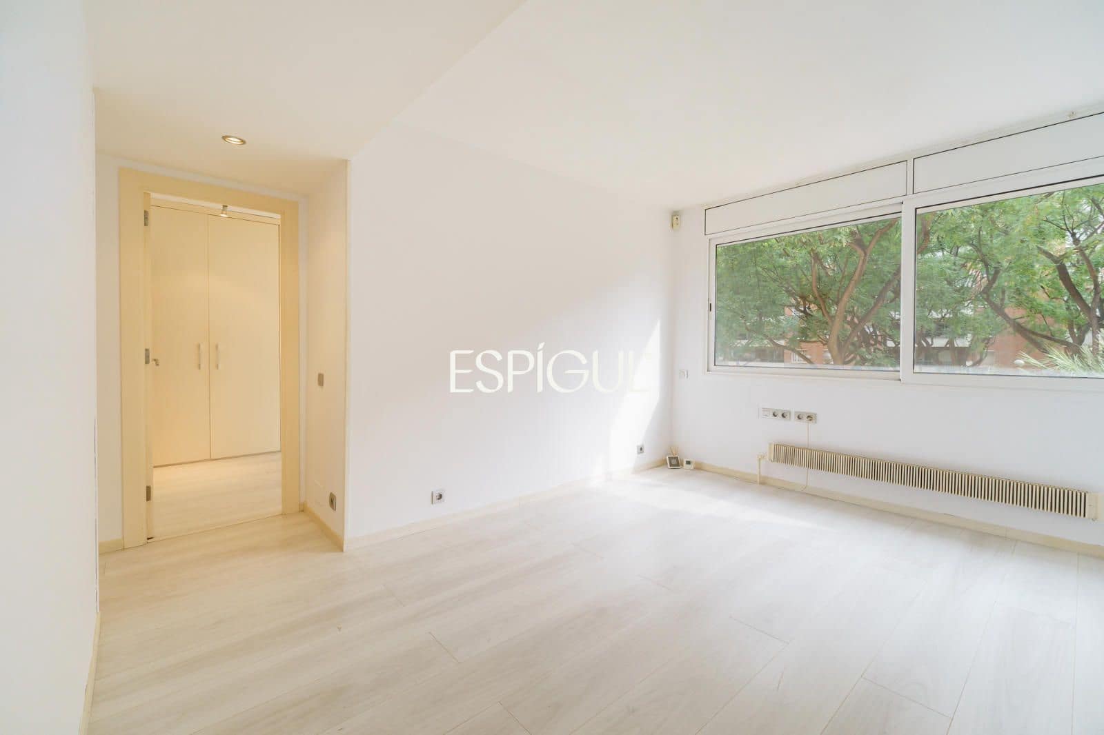 4 sypialnia Mieszkanie na sprzedaż w Miasto Barcelona z basenem garażem - 740 000 € (Ref: 10179552)
