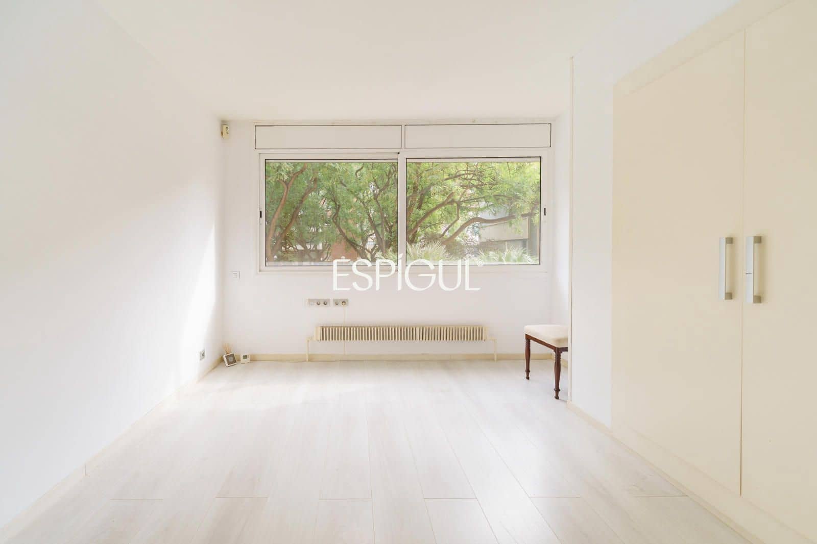 4 sypialnia Mieszkanie na sprzedaż w Miasto Barcelona z basenem garażem - 740 000 € (Ref: 10179552)
