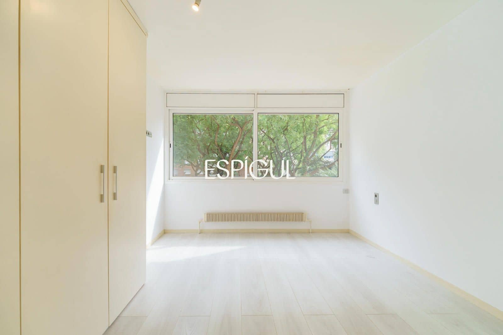 4 sypialnia Mieszkanie na sprzedaż w Miasto Barcelona z basenem garażem - 740 000 € (Ref: 10179552)