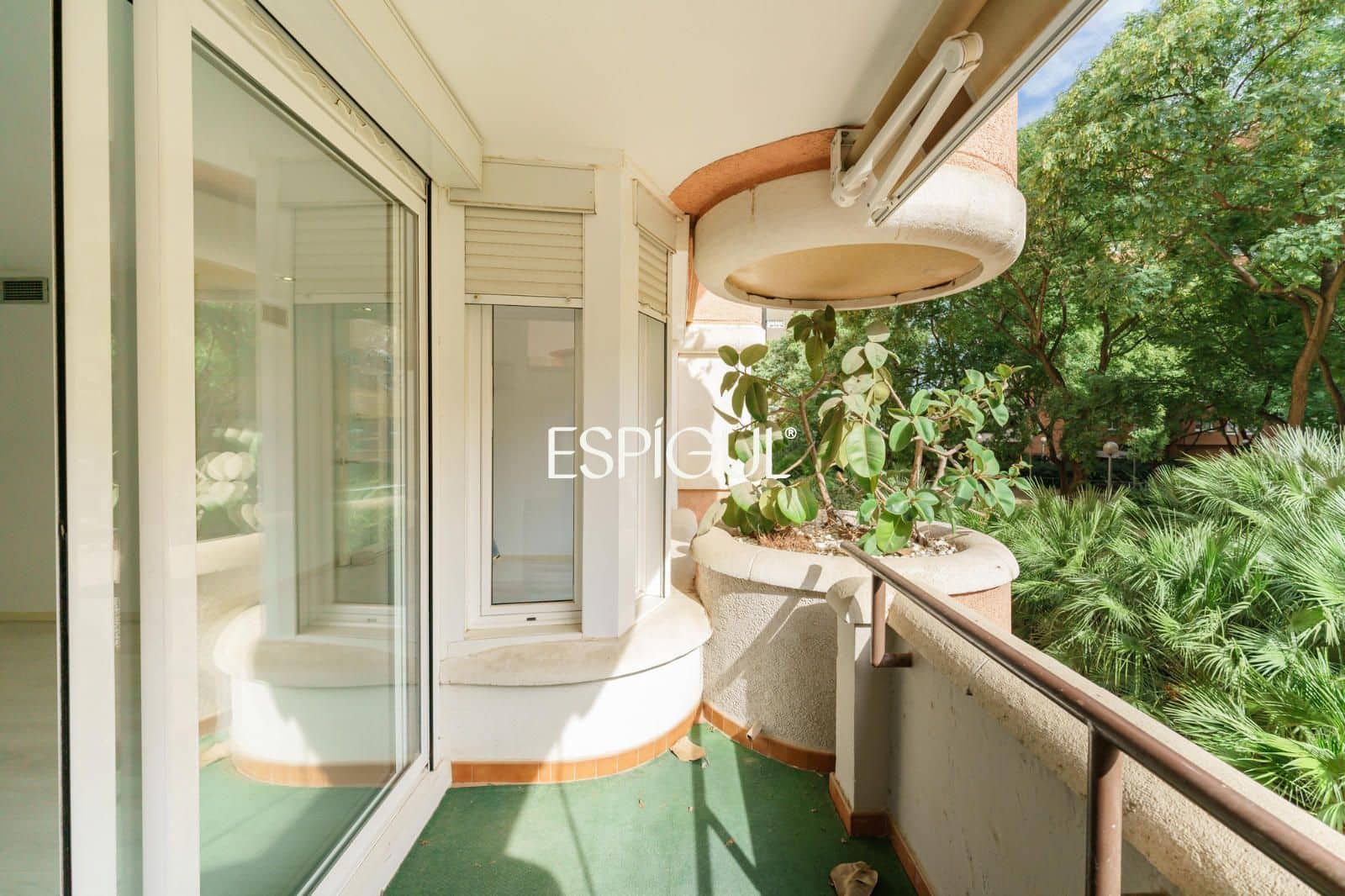 4 sypialnia Mieszkanie na sprzedaż w Miasto Barcelona z basenem garażem - 740 000 € (Ref: 10179552)