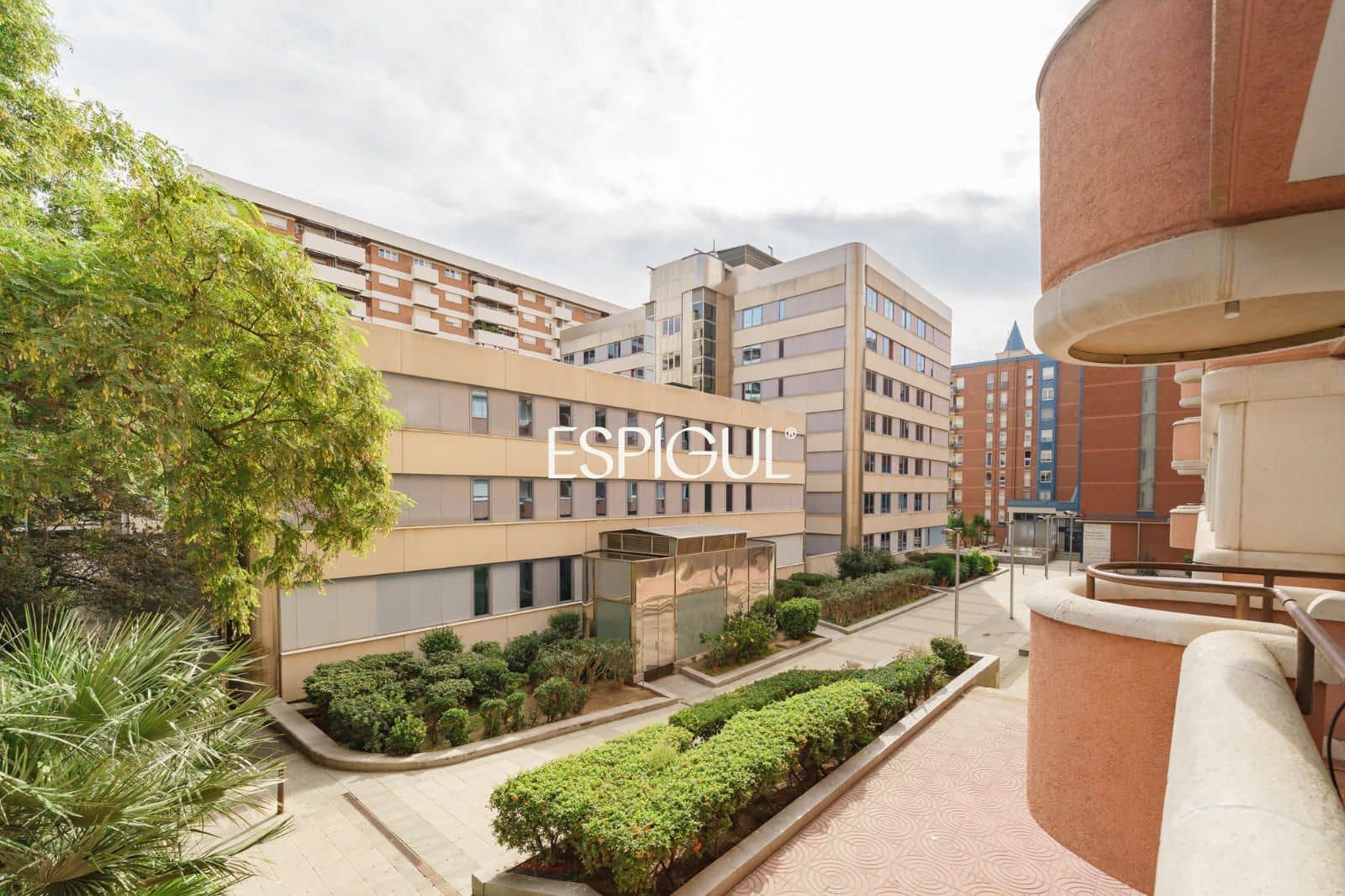 4 sypialnia Mieszkanie na sprzedaż w Miasto Barcelona z basenem garażem - 740 000 € (Ref: 10179552)