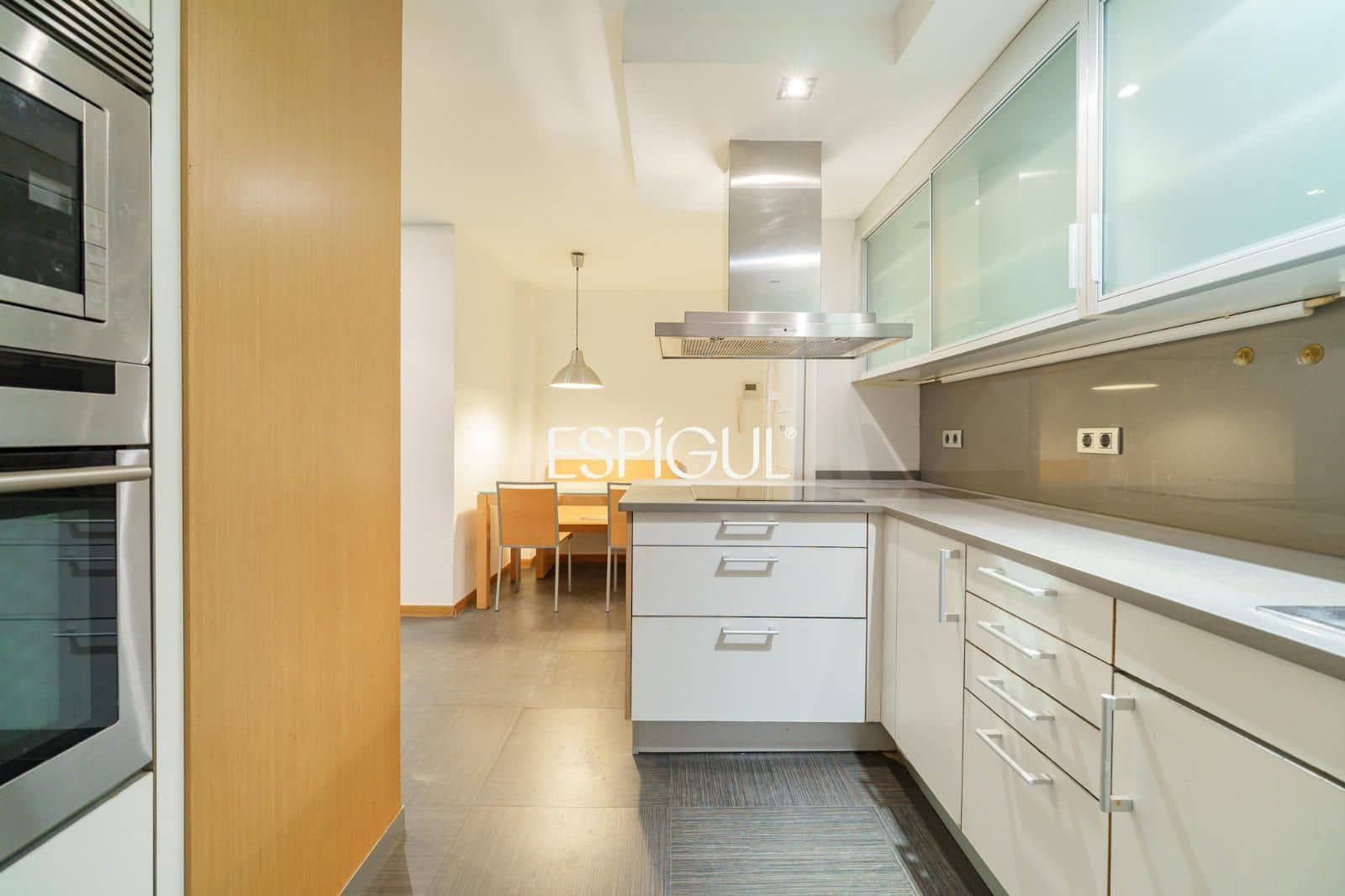 4 sypialnia Mieszkanie na sprzedaż w Miasto Barcelona z basenem garażem - 740 000 € (Ref: 10179552)