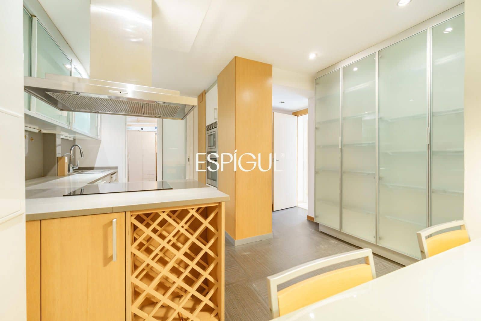 4 sypialnia Mieszkanie na sprzedaż w Miasto Barcelona z basenem garażem - 740 000 € (Ref: 10179552)