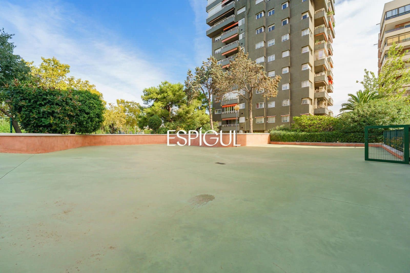 4 sypialnia Mieszkanie na sprzedaż w Miasto Barcelona z basenem garażem - 740 000 € (Ref: 10179552)