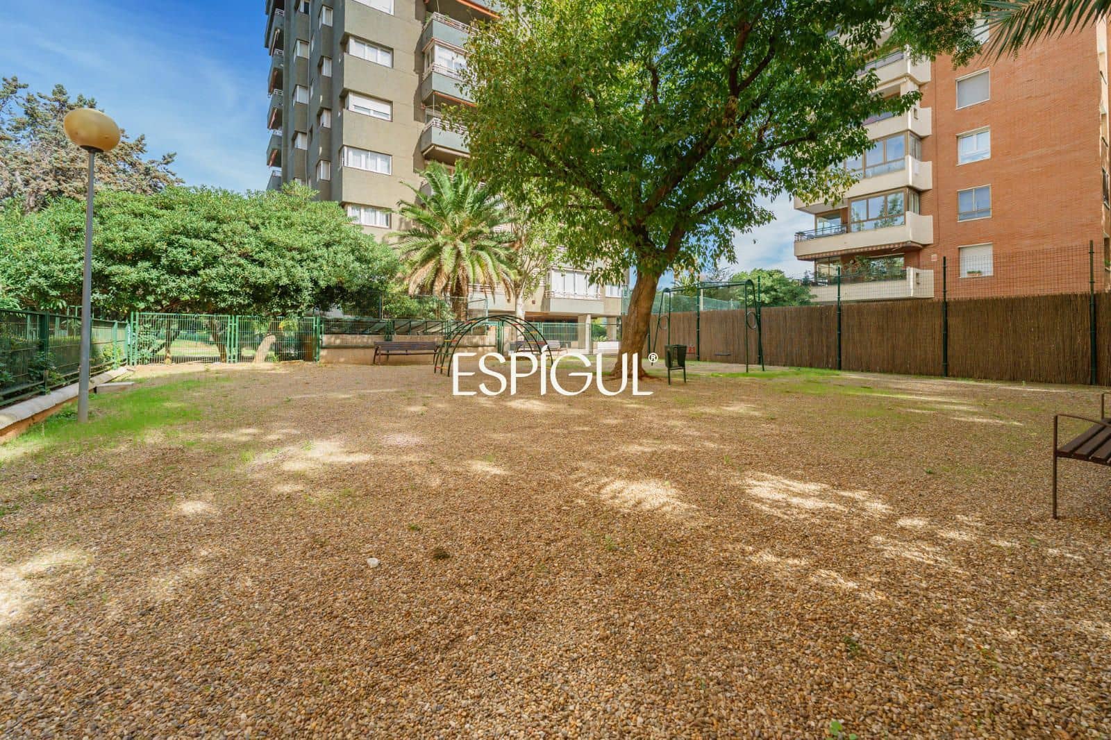 4 sypialnia Mieszkanie na sprzedaż w Miasto Barcelona z basenem garażem - 740 000 € (Ref: 10179552)