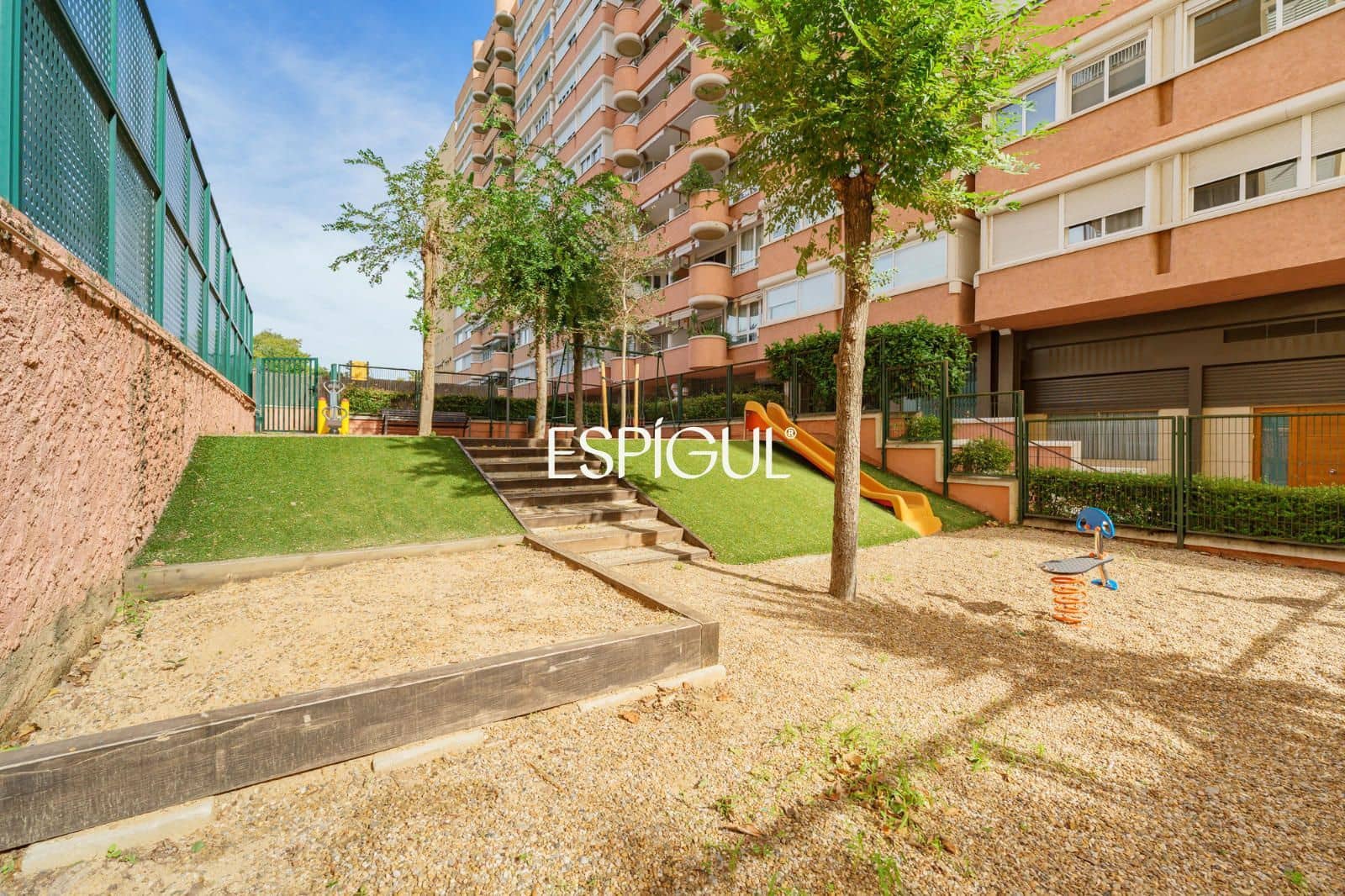 4 sypialnia Mieszkanie na sprzedaż w Miasto Barcelona z basenem garażem - 740 000 € (Ref: 10179552)