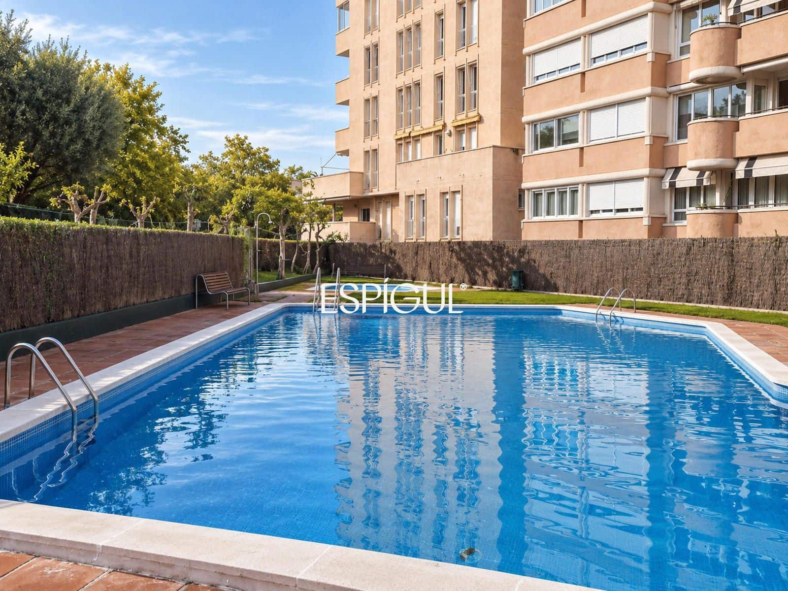 4 sypialnia Mieszkanie na sprzedaż w Miasto Barcelona z basenem garażem - 740 000 € (Ref: 10179552)