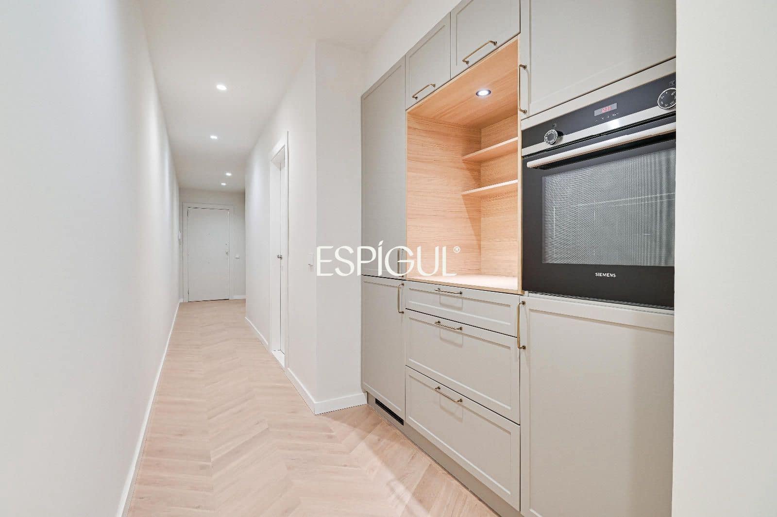 3 soveværelse Lejlighed til salg i Barcelona by - € 729.000 (Ref: 10182153)