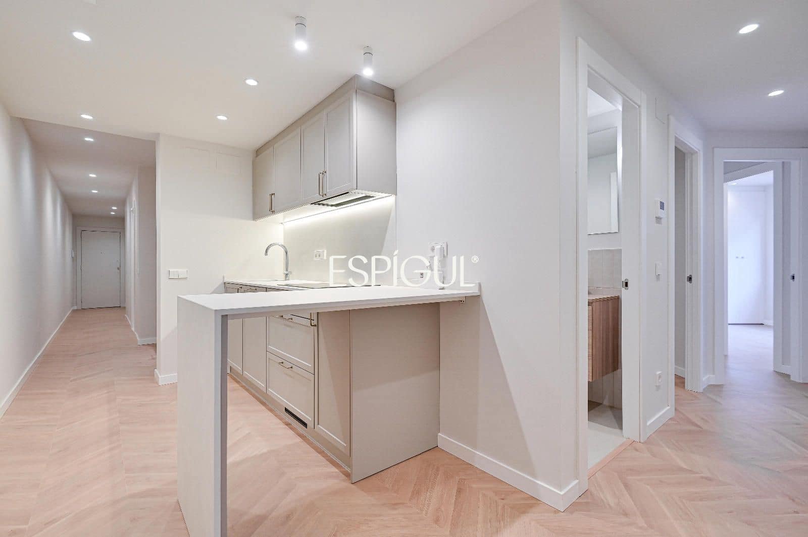 3 soveværelse Lejlighed til salg i Barcelona by - € 729.000 (Ref: 10182153)