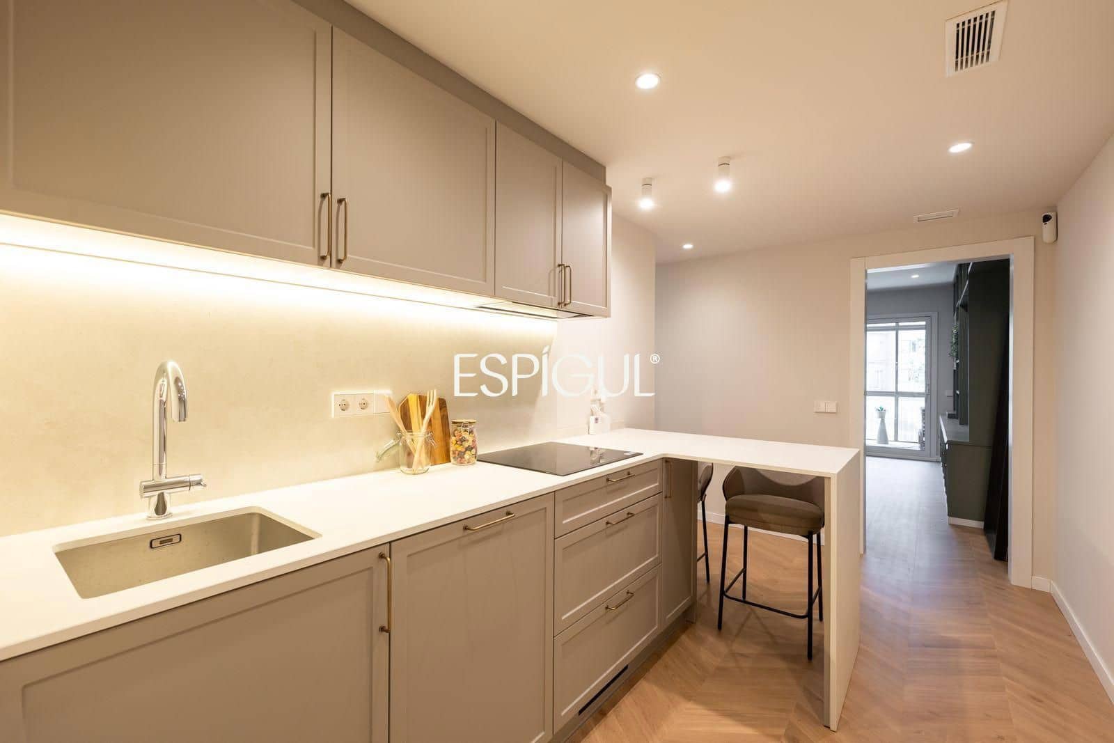 3 soveværelse Lejlighed til salg i Barcelona by - € 729.000 (Ref: 10182153)
