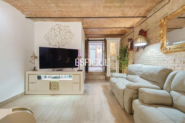4 slaapkamer Flat te koop in El Poble Sec, Barcelona stad met garage - € 740.000 (Ref: 10185342)