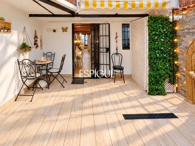 4 slaapkamer Flat te koop in El Poble Sec, Barcelona stad met garage - € 740.000 (Ref: 10185342)