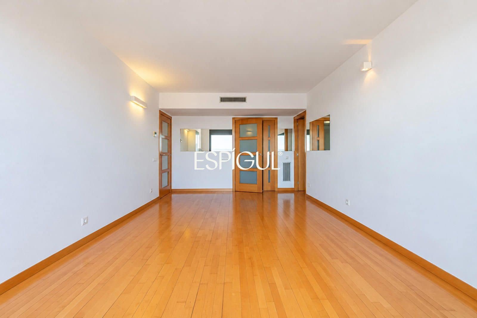 2 soverom Penthouse til salgs i Barcelona by med garasje - € 620 000 (Ref: 10185865)