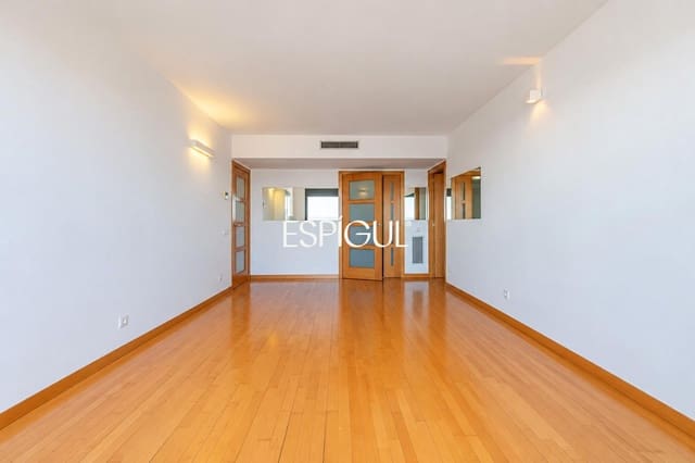 2 soverom Penthouse til salgs i Les Corts, Barcelona by med garasje - € 620 000 (Ref: 10185865)