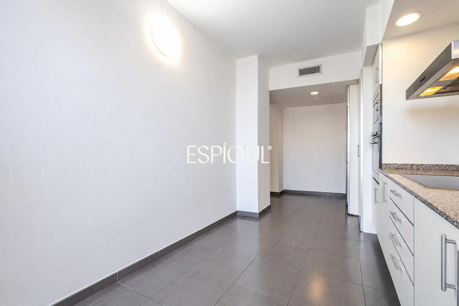 2 soverom Penthouse til salgs i Barcelona by med garasje - € 620 000 (Ref: 10185865)